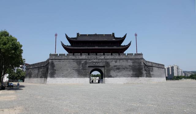 景区景点 西门城楼 400前中华游圣徐霞客,自宁海出西门,壮行天下.
